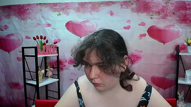 NeonilaLisova Adlı Modelin Canlı XXX Sohbeti