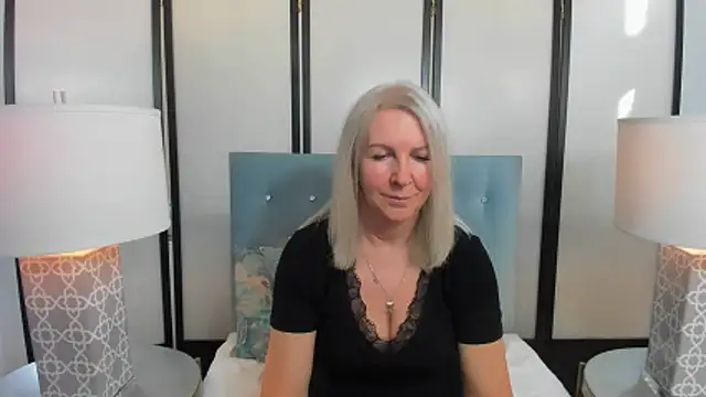 EricaTop Adlı Modelin Canlı XXX Sohbeti