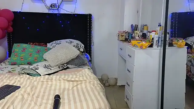 دردشة charlotte_077 الجنسية المباشرة