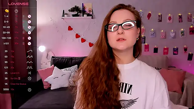 velvet_cherry_ Adlı Modelin Canlı XXX Sohbeti