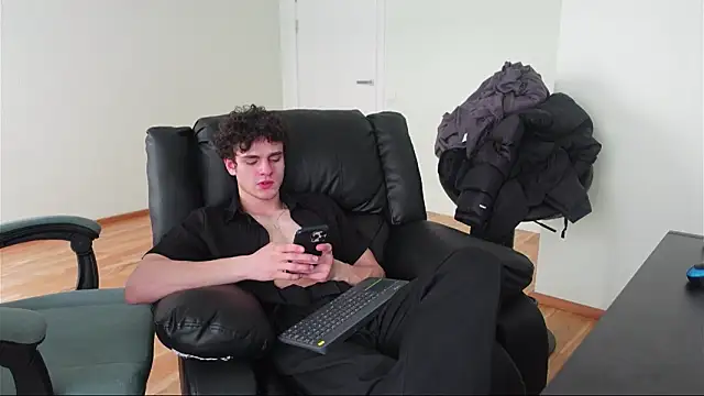 Živý XXX chat Brad_Holloway