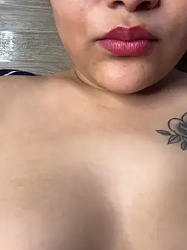 Chatroom XXX en direct de Rosy_BabyDoll