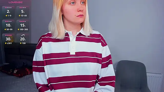 AveIinaStromainのライブXXXチャット