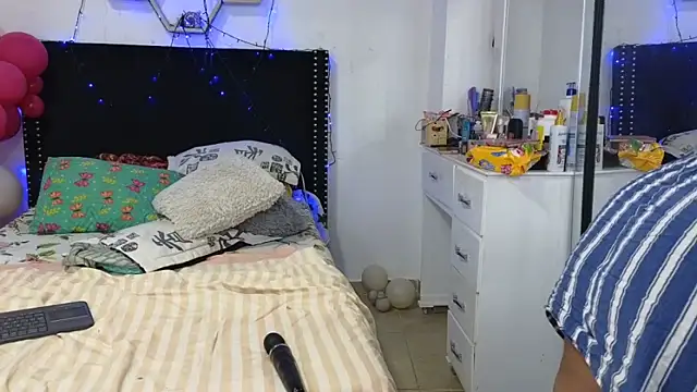 charlotte_077's Live XXX Chat