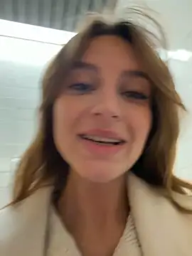 -AngelAri- Chat XXX in diretta