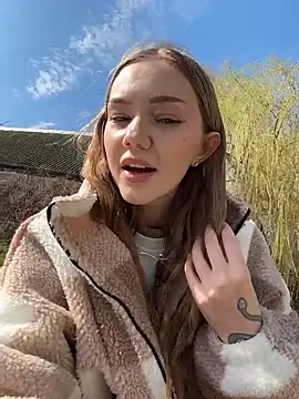 MilaMoone's Live XXX Chat