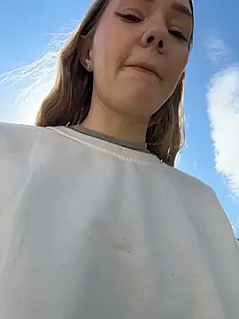 MilaMoone Chat XXX live