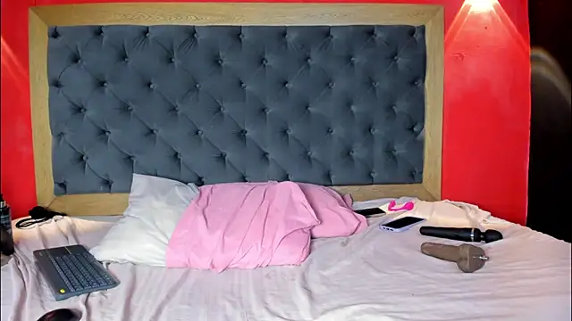 YayaHilton Chat XXX in diretta