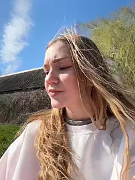 MilaMoone live XXX chat