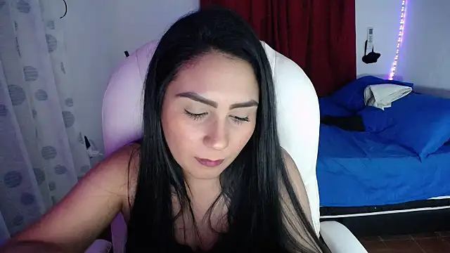 night_live Adlı Modelin Canlı XXX Sohbeti