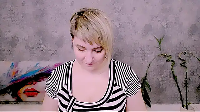 Djullia's Live XXX Chat