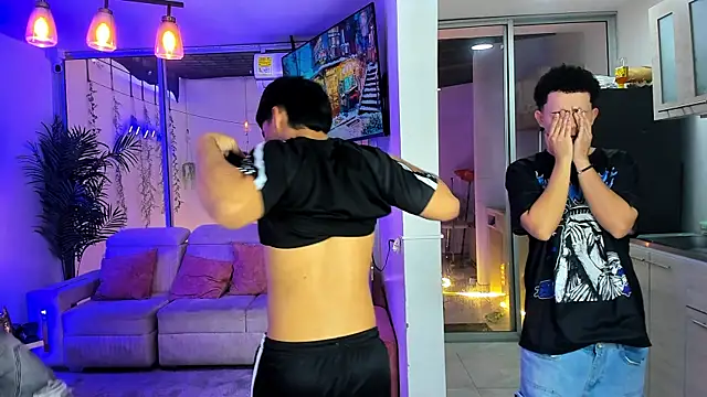 Houseofwarrios Adlı Modelin Web Kamerası Şovu