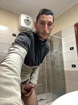 Gionnytav: διαδικτυακό σόου στην κάμερα