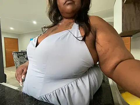 MissLola27: απευθείας συνομιλία ΧΧΧ