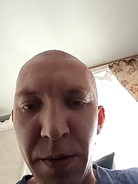 _uncle_Mitya-43_: διαδικτυακό σόου στην κάμερα