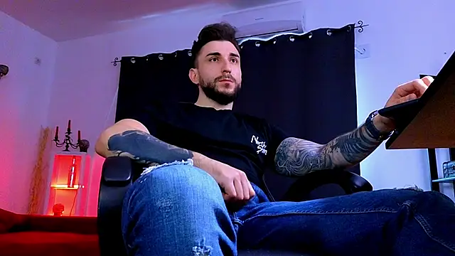 MightyAaron66 élő XXX-chatje