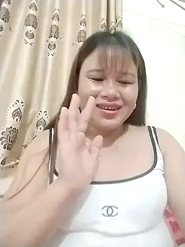 Moubie1 即時 XXX 聊天