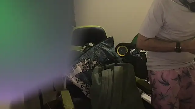 KungFuPanda001: διαδικτυακό σόου στην κάμερα