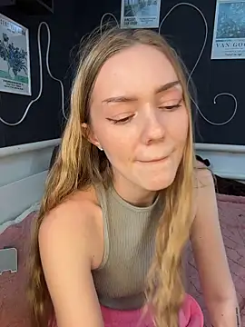 MilaMoone's Live XXX Chat