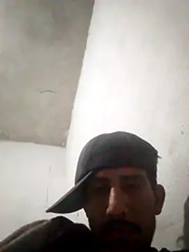 Tu_ChicoMalo22CM's Webcam Show