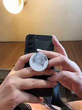 Hotmomcheckk_ Chat XXX in diretta