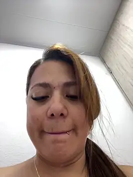 Pretty__Milf: вебкам-шоу