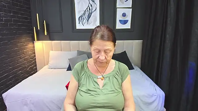 LindaPassionate's Live XXX Chat