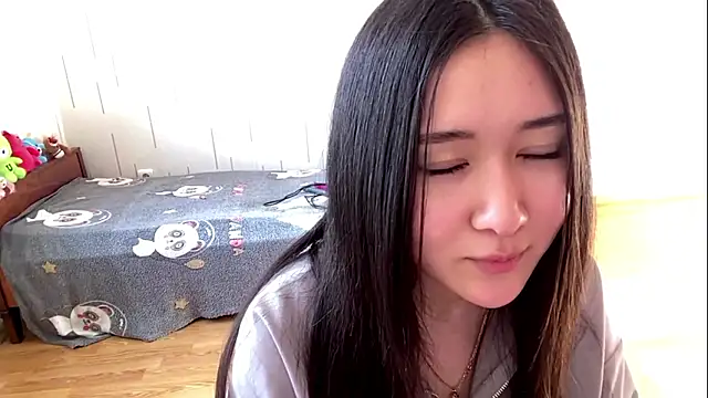 Chatroom XXX en direct de YourMiIa