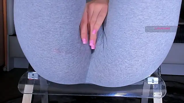 Cameltoe_squirt_inPants' Live XXX Chat