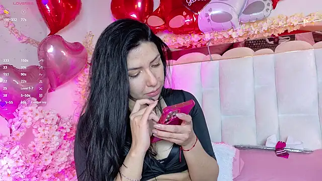 Sofy-Squirt Adlı Modelin Canlı XXX Sohbeti