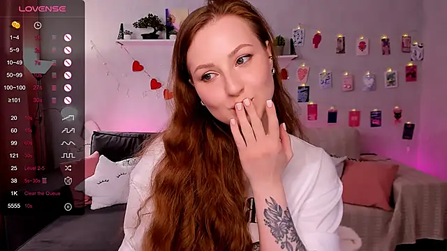 velvet_cherry_ Adlı Modelin Canlı XXX Sohbeti