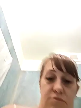 AvaSquirtMilf's Live XXX Chat