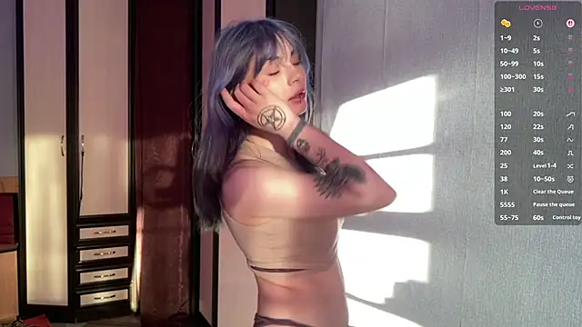 Živý XXX chat Emmibrilson