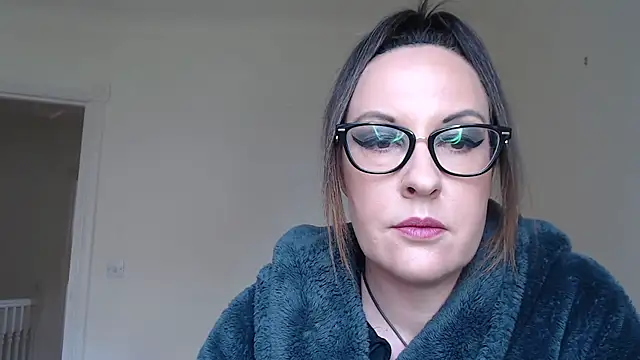 Humiliatrixxxx webcam show