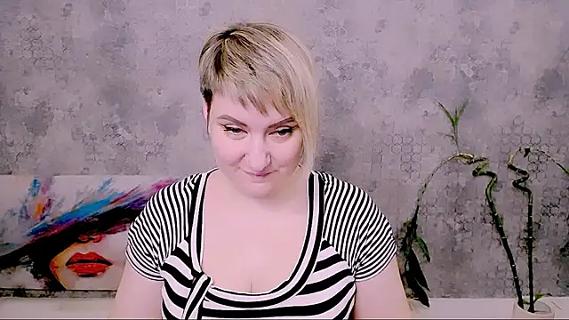 Djullia: онлайн-секс-чат