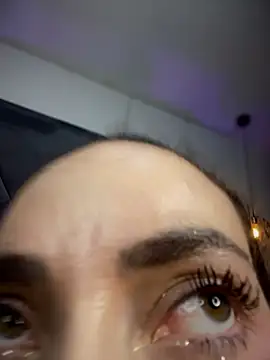 SweetieSinXXX élő XXX-chatje