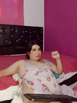 Pertunjukan Kamera Web Kaissydoll