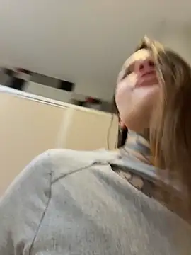 XXX chat uživo modela KishaMur