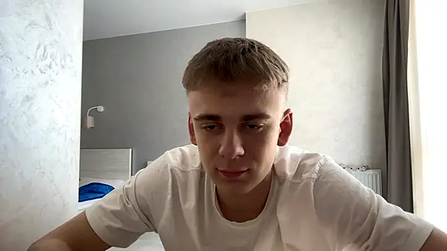 Show modela SoloFury na web-kameri