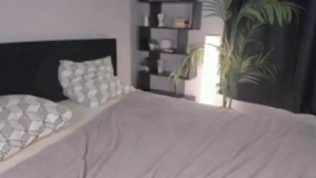 EleonoreSures' Live XXX Chat