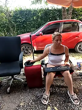 hotandfierylatinos2023: διαδικτυακό σόου στην κάμερα