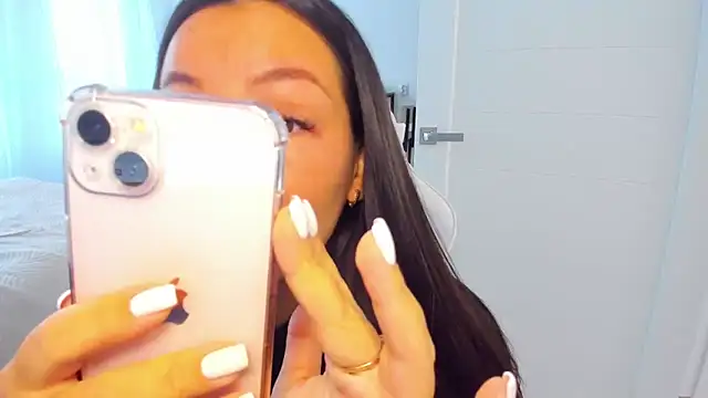 AvisFlowers élő XXX-chatje