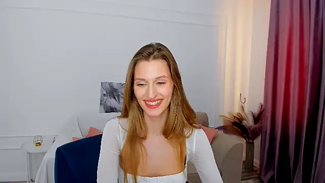 NaturalBeaty's Live XXX Chat