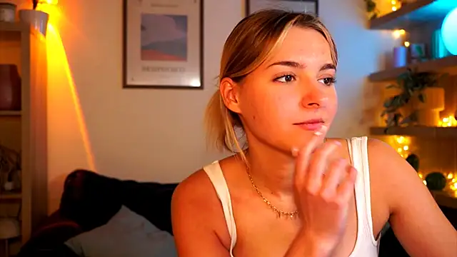 tiny_pixieee webcam show