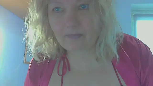 Lusi-777 – Naživo XXX chat