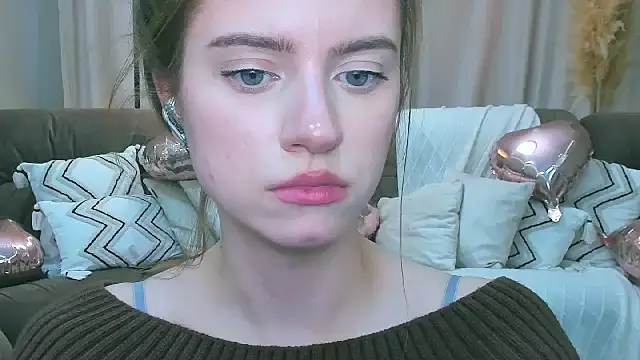 Erica_Kiss Adlı Modelin Canlı XXX Sohbeti