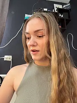 دردشة MilaMoone الجنسية المباشرة