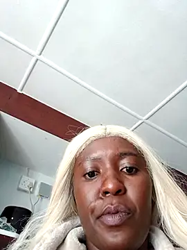 DarkQueen_94 Show in webcam