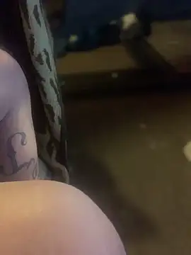 Ldnick69 élő XXX-chatje