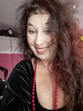 GypsyEsmeralda Show in webcam